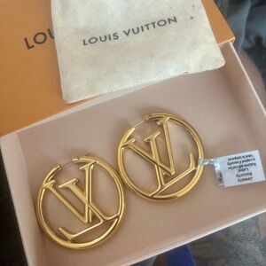 Hello I have a pair of Louis Vuitton Louise hoops